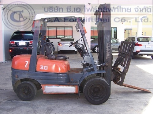 ขายรถ โฟล์คลิฟท์ TOYOTA รุ่น 6-FD30
