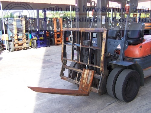 ขายรถ โฟล์คลิฟท์ TOYOTA รุ่น 6-FD30