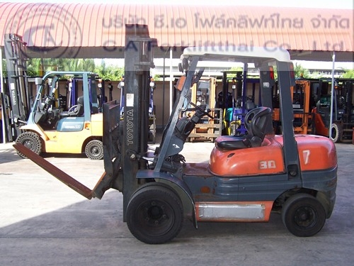 ขายรถ โฟล์คลิฟท์ TOYOTA รุ่น 6-FD30