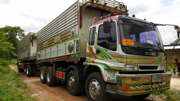 ขายรถพ่วง 20 ล้อ แม่-ลูก กระบะเนียมเกษตรดั้ม อู่.สหกิจ ISUZU 270 ปี.48 รถสวย ราคา.2150000 จัดแนนซ์ได้  สนใจโทร