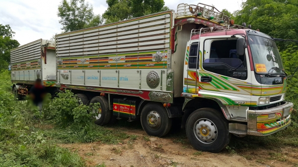 ขายรถพ่วง 20 ล้อ แม่-ลูก กระบะเนียมเกษตรดั้ม อู่.สหกิจ ISUZU 270 ปี.48 รถสวย ราคา.2150000 จัดแนนซ์ได้  สนใจโทร