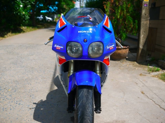 ขาย RVF Nc35 พร้อมทะเบียนแท้ รถเดิมๆหายาก เครื่องดีพร้อมออกทริป ระบบไฟสมบูรณ์ สีใหม่ ล้างคาร์บูเช็ควาวเช็คระบบไฟเรียบร้อย ท่อสูตร