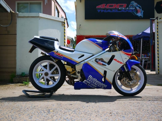 ขาย RVF Nc35 พร้อมทะเบียนแท้ รถเดิมๆหายาก เครื่องดีพร้อมออกทริป ระบบไฟสมบูรณ์ สีใหม่ ล้างคาร์บูเช็ควาวเช็คระบบไฟเรียบร้อย ท่อสูตร