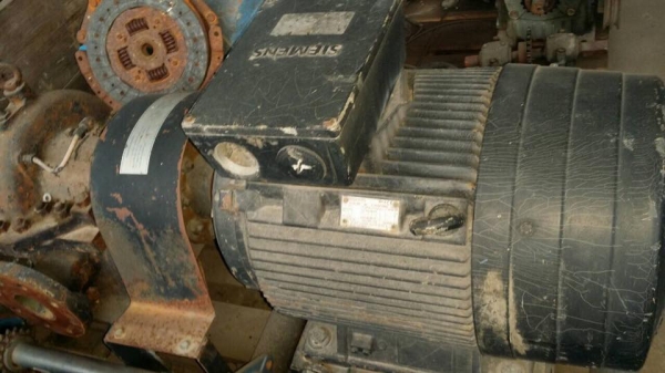 SIEMENS มอเตอร์+ปั๊มน้ำ มีมา 3 ตัว --- อยากได้อย่ารอช้า รีบมาจัดไปด่วนๆครับ ของดีมีน้อย