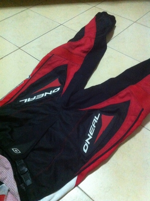 ชุดวิบาก ดำแดง เอว 30-32 ราคาถูกๆ 2300 คับ