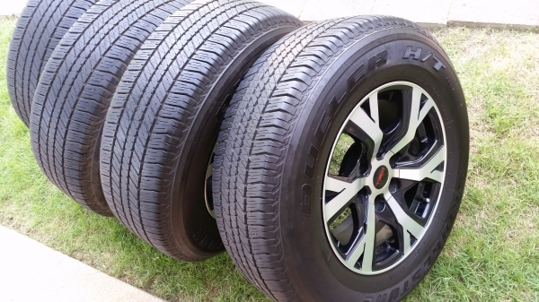 ขายล้อ trd vigo ขอบ17 พร้อมยางครับ ขายล้อ trd vigo ขอบ17 พร้อมยางครับ