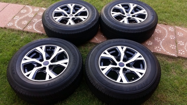 ขายล้อ trd vigo ขอบ17 พร้อมยางครับ