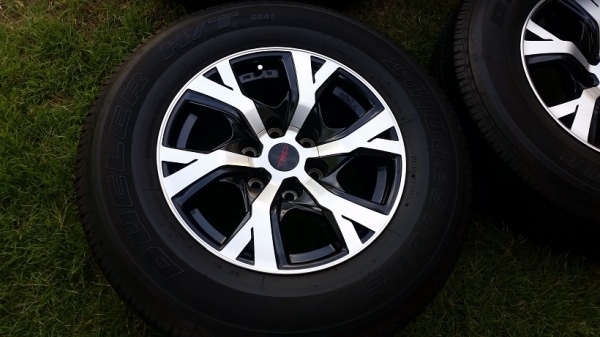 ขายล้อ trd vigo ขอบ17 พร้อมยางครับ ขายล้อ trd vigo ขอบ17 พร้อมยางครับ