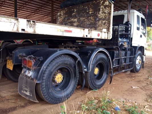 ขายด่วน  รถบรรทุกสิบล้อหัวลากพร้อมหางพื้นเรียบสามเพลา ISUZU  DEGA 270 ปี 49 รถสภาพดีมาก พร้อมใช้งานทันที  เอกสารพร้อม