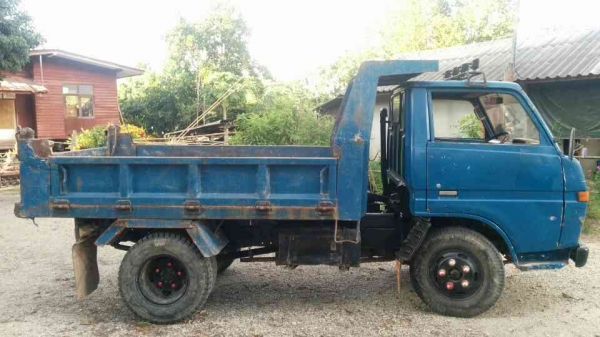 ขาย 6 ล้อดั้ม 3 คิว toyota รุ่นทางหลวง