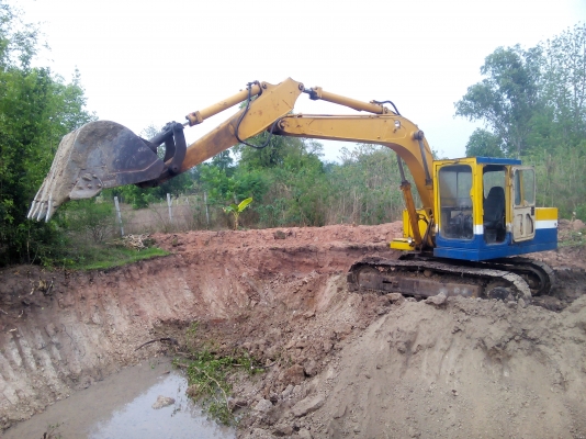 ขายด่วนแบ็คโฮโคมัตซุ120ตามสภาพพร้อมใช้งานปกติไม่โหลดตักดินได้ทั้งวัน ขายด่วนแบ็คโฮโคมัตซุ120ตามสภาพพร้อมใช้งานปกติไม่โหลดตักดินได้ทั้งวัน