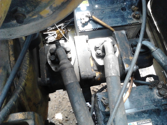 ขายด่วนแบ็คโฮโคมัตซุ120ตามสภาพพร้อมใช้งานปกติไม่โหลดตักดินได้ทั้งวัน ขายด่วนแบ็คโฮโคมัตซุ120ตามสภาพพร้อมใช้งานปกติไม่โหลดตักดินได้ทั้งวัน