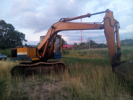 ขายด่วนแบ็คโฮโคมัตซุ120ตามสภาพพร้อมใช้งานปกติไม่โหลดตักดินได้ทั้งวัน