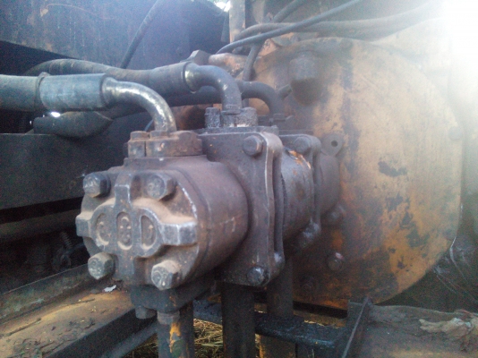 ขายด่วนแบ็คโฮโคมัตซุ120ตามสภาพพร้อมใช้งานปกติไม่โหลดตักดินได้ทั้งวัน ขายด่วนแบ็คโฮโคมัตซุ120ตามสภาพพร้อมใช้งานปกติไม่โหลดตักดินได้ทั้งวัน