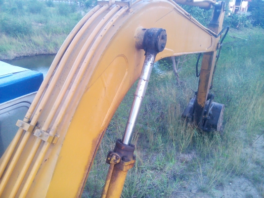 ขายด่วนแบ็คโฮโคมัตซุ120ตามสภาพพร้อมใช้งานปกติไม่โหลดตักดินได้ทั้งวัน ขายด่วนแบ็คโฮโคมัตซุ120ตามสภาพพร้อมใช้งานปกติไม่โหลดตักดินได้ทั้งวัน