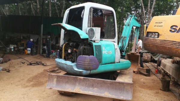 รถขุดPC45-7 เก๋งตู้พร้อมตัวลาก ขายคู่กัน 450000