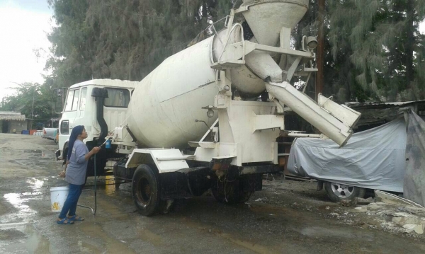 รถโม่ 6 ล้อ 3 คิว