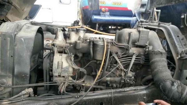 ขายรถสิบล้อF18เครือง185แรงรถนํ้ามัน15000ลิตรโหลดลาง5ชอง