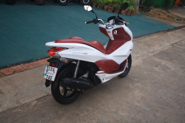 __PCX150 สีขาวแดง สภาพสวย 45,000 ฿__