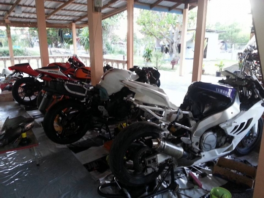 รับ สั้งประกอบ CBR 400 VFR400  สามารถเลือกสี เลือกแฟริ่งได้ครับทะเบียนแท้ทุกคัน