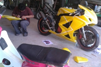 รับ สั้งประกอบ CBR 400 VFR400  สามารถเลือกสี เลือกแฟริ่งได้ครับทะเบียนแท้ทุกคัน