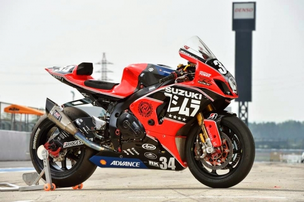 รับ สั้งประกอบ CBR 400 VFR400  สามารถเลือกสี เลือกแฟริ่งได้ครับทะเบียนแท้ทุกคัน