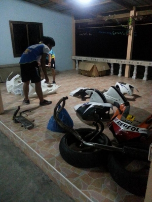 รับ สั้งประกอบ CBR 400 VFR400  สามารถเลือกสี เลือกแฟริ่งได้ครับทะเบียนแท้ทุกคัน