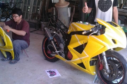 รับ สั้งประกอบ CBR 400 VFR400  สามารถเลือกสี เลือกแฟริ่งได้ครับทะเบียนแท้ทุกคัน