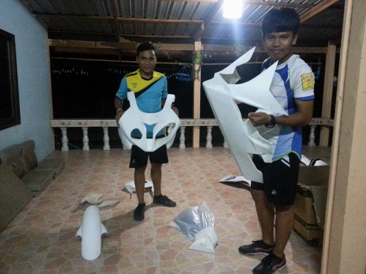 รับ สั้งประกอบ CBR 400 VFR400  สามารถเลือกสี เลือกแฟริ่งได้ครับทะเบียนแท้ทุกคัน