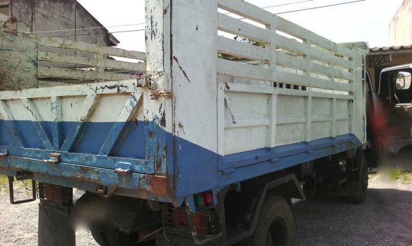 รถฮีโน่ 6 ล้อดั้ม FC4J  145 แรงม้า. ปี 42    สนใจติดต่อ  081 - 6079515