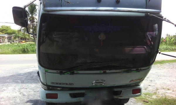 รถฮีโน่ 6 ล้อดั้ม FC4J  145 แรงม้า. ปี 42    สนใจติดต่อ  081 - 6079515