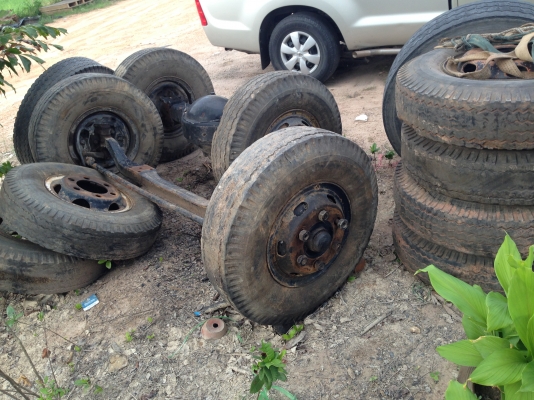 ขายเสื้อเพลาคานหน้า FBRพร้อมกะทะ+ยางหกเส้น