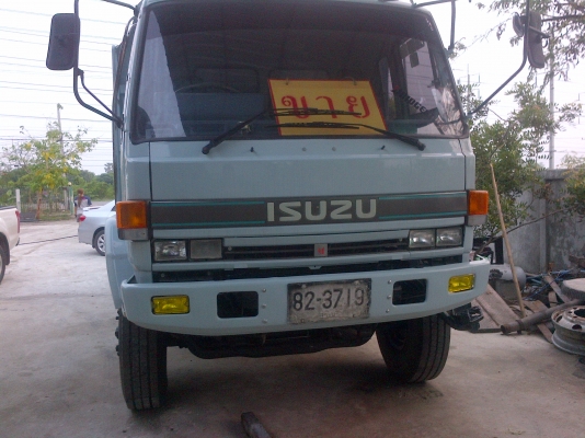 ขายสิบล้อ ISUZU 240 แรงม้า 2 เพลา สวยราคา 1150000 บาท  ราคาต่อรองได้ ไฟแนนท์จัดได้ 800000 บาท โทร 0843376760
