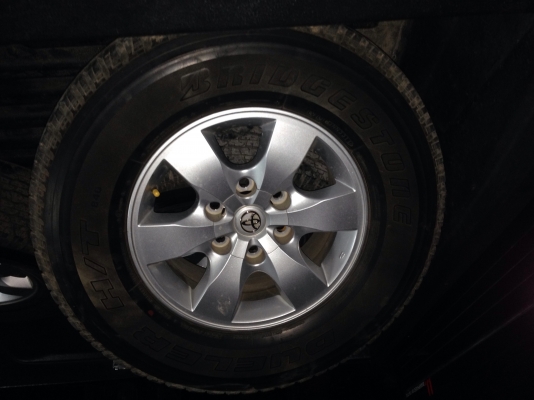 ขายล้อVigo champ 265 70 R16.