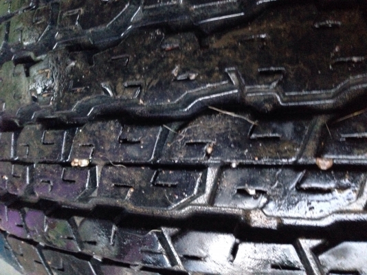 ขายล้อVigo champ 265 70 R16.