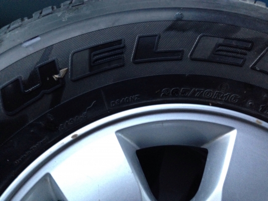 ขายล้อVigo champ 265 70 R16.
