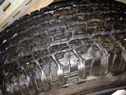 ขายล้อVigo champ 265 70 R16.