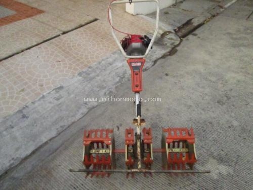 เครื่องกำจัดวัชพืชในร่องข้าว  MARUYAMA   MA3 รหัสสินค้า : 80802440  หรือเพิ่มเติมไดที่ www.nihonmono.com