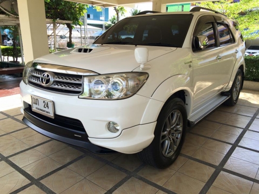 Fortuner 2009 TRD  จอดมากกว่าขับ ตอนนี้ไม่ขับแล้ว ช่วงล่าง TRD ทั้งระบบ เครื่องเสียง ส.รัชนีซาวด์ ทั้งระบบ เช็คศูนย์ตลอด ประกันชั้น1 ภาษีเต็ม วิ่ง8หมื่น  086-555-8552