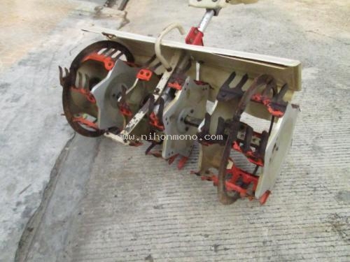 เครื่องกำจัดวัชพืชในร่องข้าว   ROBIN    RC04C  รหัสสินค้า : 80802442  หรือเพิ่มเติมไดที่ www.nihonmono.com