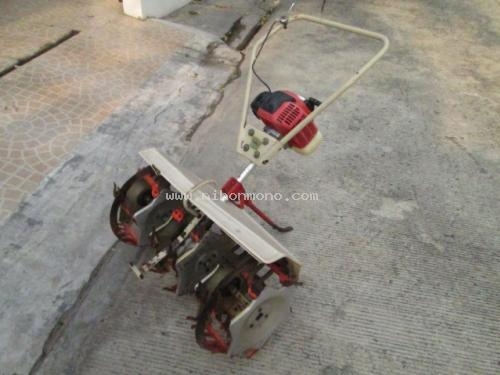 เครื่องกำจัดวัชพืชในร่องข้าว   ROBIN    RC04C  รหัสสินค้า : 80802442  หรือเพิ่มเติมไดที่ www.nihonmono.com
