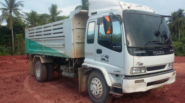 รถอีซูซุ 6 ล้อดั้ม FTR  200 แรงม้า. ปี 49   สนใจติดต่อ  081 - 6079515
