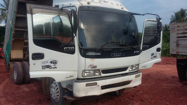 รถอีซูซุ 6 ล้อดั้ม FTR  200 แรงม้า. ปี 49   สนใจติดต่อ  081 - 6079515