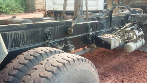 รถอีซูซุ 6 ล้อดั้ม FTR  200 แรงม้า. ปี 49   สนใจติดต่อ  081 - 6079515