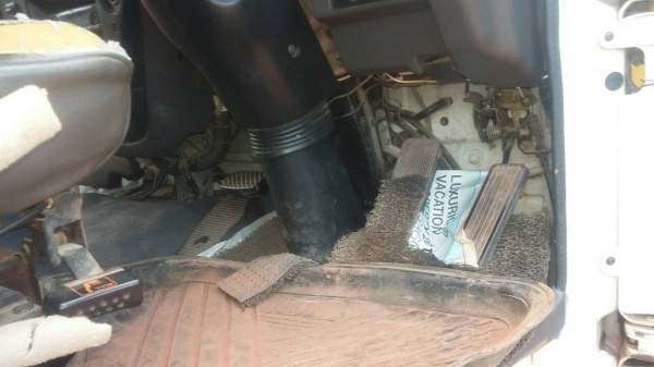 รถอีซูซุ 6 ล้อดั้ม FTR  200 แรงม้า. ปี 49   สนใจติดต่อ  081 - 6079515