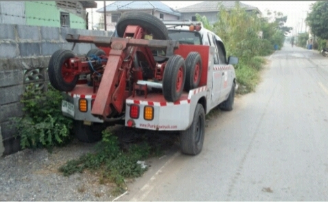 ขายรถยกไฮโดริค ด่วน!!!! สภาพดี โดนเฉี่ยวหางเบี้ยวนิกหน่อย ภาษี58 ขายรถยกไฮโดริค ด่วน!!!! สภาพดี โดนเฉี่ยวหางเบี้ยวนิกหน่อย ภาษี58