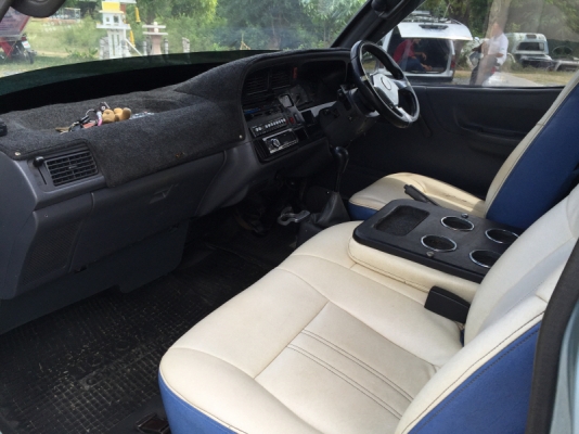 ขาย รถตู้ หัวจรวด ปี 1996 เครื่อง 2500 พวงมาลัยเพาเวอร์