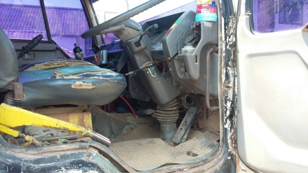 รถมิตซู 10 ล้อดั้ม FN527 - TF  220 แรงม้า  ( มีขาย 2 คัน. )    สนใจติดต่อ  081 - 6079515