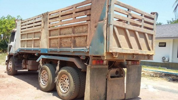 รถมิตซู 10 ล้อดั้ม FN527 - TF  220 แรงม้า  ( มีขาย 2 คัน. )    สนใจติดต่อ  081 - 6079515