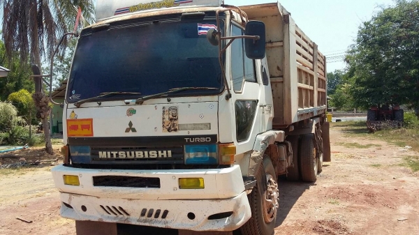 รถมิตซู 10 ล้อดั้ม FN527 - TF  220 แรงม้า  ( มีขาย 2 คัน. )    สนใจติดต่อ  081 - 6079515